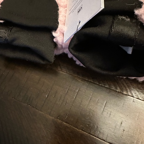 UGG Sherpa mitten with logo - Picture 3 of 3